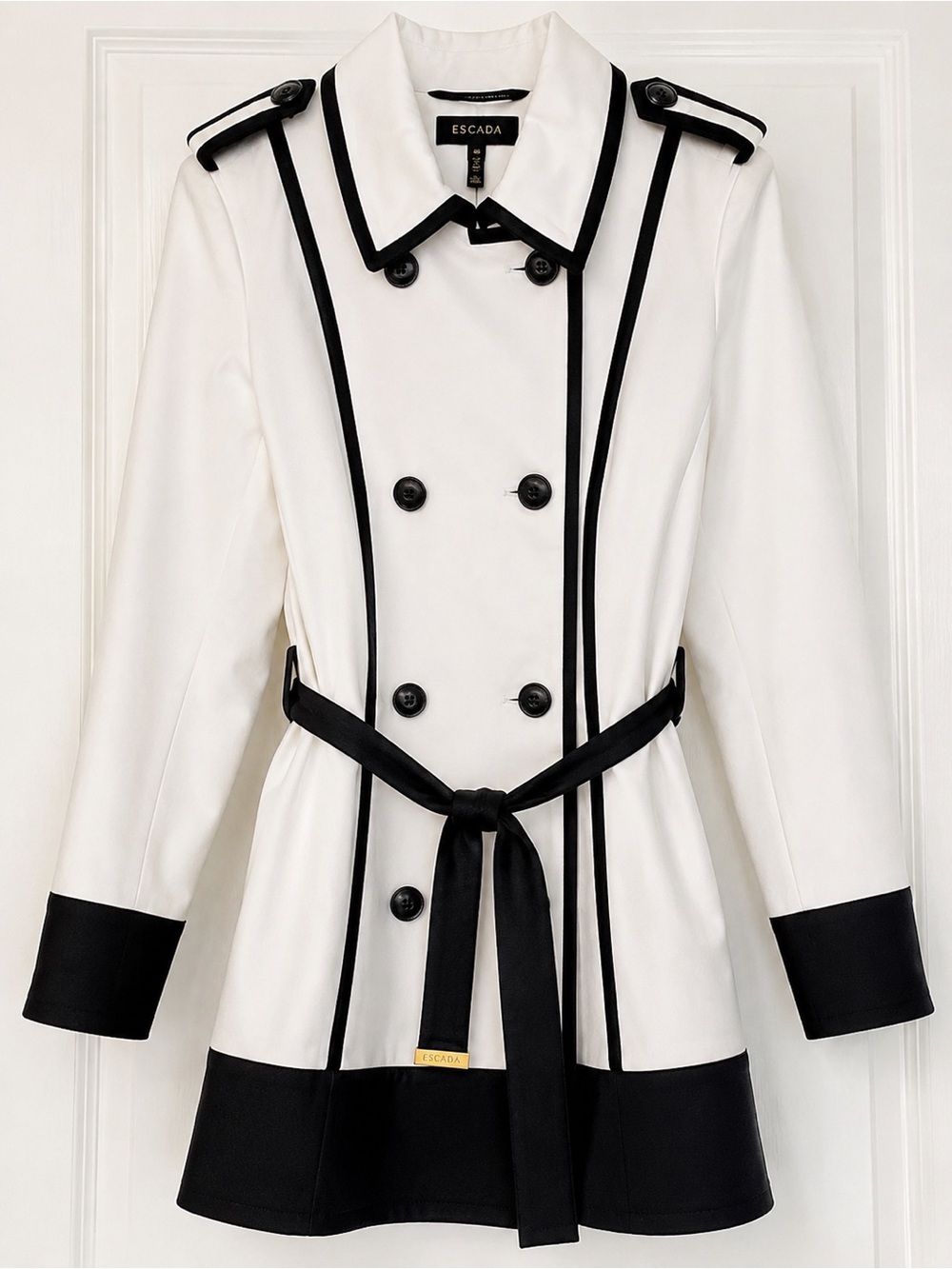 ESCADA trench jacket size 40/8 in great condition